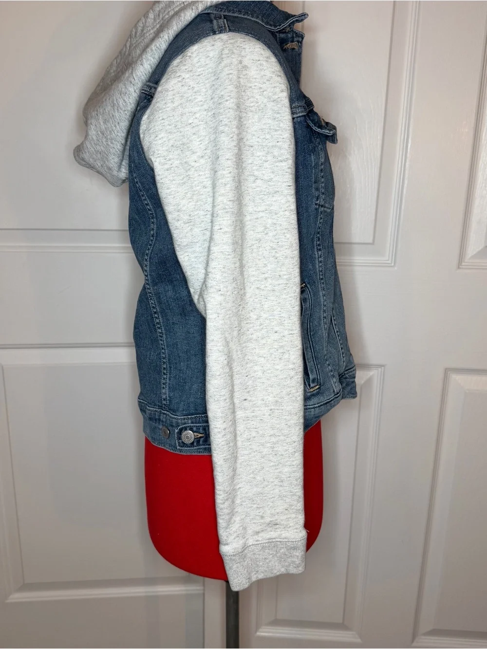 Levi's Indigo Trucker Denim Jean Jacket Gray Hoodie Sweatshirt Youth Sz Large.